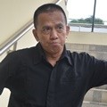 Didin di Pemakaman Budi Anduk