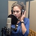 Nikita Mirzani Ditemui Saat Rekaman di Studio