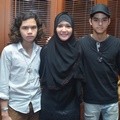Dul Jaelani, Maia Estianty dan Al Ghazali Ditemui Usai Pengajian