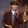 Kyuhyun Raih Piala Bonsang