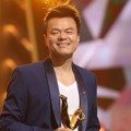 JYP Raih Piala Bonsang