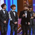 Monsta X Raih Piala Next Generation Award