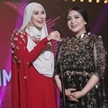 Zaskia Adya Mecca dan Nagita Slavina di Infotainment Awards 2016