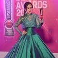 Syahrini Hadir di Infotainment Awards 2016