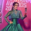Syahrini Hadir di Infotainment Awards 2016