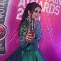 Syahrini Hadir di Infotainment Awards 2016