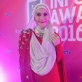 Zaskia Adya Mecca Hadir di Infotainment Awards 2016