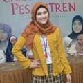 Zee Zee Shahab di Konferensi Pers 'Cahaya Cinta Pesantren'