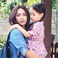 Dinda Kirana dan Nicole Elizabeth Rossi Saat Syuting 'Elif Indonesia'
