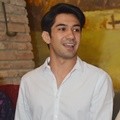 Reza Rahadian Hadiri Konferensi Pers Film 'Rudy Habibie'
