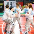 Aksi Seventeen di 'Idol Star Athletics Championships 2016'