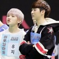 Woozi Seventeen dan Aron NU'EST di 'Idol Star Athletics Championships 2016'