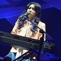Isyana Sarasvati di Konser 'Kahitna 30 Years Anniversary Love Festival'