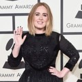 Adele di Red Carpet Grammy Awards 2016