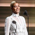 Beyonce Knowles Saat Bacakan Nominasi Grammy Awards 2016