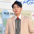 Zico Block B di Red Carpet Gaon Chart K-Pop Awards 2016