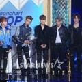 iKON Raih Piala Artist of the Year - September