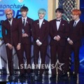 Bangtan Boys Raih Piala K-Pop World Hallyu Star Award