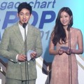 Yoon Park dan Im Soo Hyang di Gaon Chart K-Pop Awards 2016