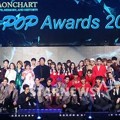Seluruh Artis Pendukung Gaon K-Pop Chart Awards 2016 Berfoto Bersama