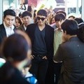 Yoo Ah In Berperan Sebagai Aktor Hallyu No Jin Woo di Film 'Happy Facebook'