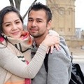Mesranya Nagita Slavina Merangkul Sang Suami