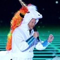 Blake Shelton Kenakan Kostum Unicorn di Kids' Choice Awards 2016