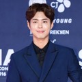 Park Bo Gum di Pink Carpet Style Icon Asia 2016