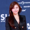 Ha Ji Won di Pink Carpet Style Icon Asia 2016