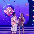 Boy William dan Cinta Laura Bacakan Nominasi Best Friends POP Awards 2016
