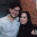 Ferry Salim dan Istri di Premier Film 'Beauty and The Best'