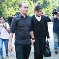 Egi John dan Marshanda Ditemui di Panti Sosial Kawasan Cipayung