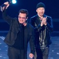 U2 Raih Piala Innovator Award