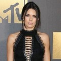 Kendall Jenner di Red Carpet MTV Movie Awards 2016