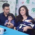 Jonathan Frizzy dan Istri Gelar Jumpa Pers