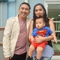 Augie Fantinus dan Adriana Bustami Usai Mengisi Program 'Rumpi'