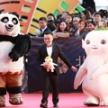 Sutradara Raman Hui Hadir Bersama Boneka Karakter Po dan Hu ba