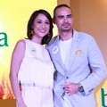 Bunga Citra Lestari dan Ashraf Sinclair di Konferensi Pers Sarapan Sehat