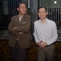 Pandji Pragiwaksono dan Ernest Prakasa di Konferensi Pers Film 'Rudy Habibie'