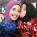 Laudya Cynthia Bella dan Melly Goeslaw di Gala Premier 'Ada Apa Dengan Cinta 2'