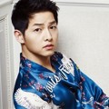 Pose Song Joong Ki di Majalah Harper's Bazaar Edisi Mei 2016