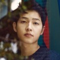 Song Joong Ki Saat Pemotretan Majalah Harper's Bazaar Edisi Mei 2016