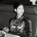 Gaya Song Joong Ki di Harper's Bazaar Edisi Mei 2016
