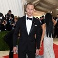Alexander Skarsgard di Met Gala 2016