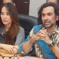 Jeremy Thomas dan Ina Thomas Menggelar Jumpa Pers di Kebayoran Baru, Jakarta Selatan