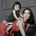 Project Berjudul 'Precious Treasure' Ini Menangkap Kedekatan Artis Sekaligus Ibu Muda dengan Anaknya
