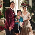 Junior Liem dan Putri Titian Berpose Bersama MC