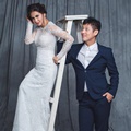 Uniknya Pre-Wedding Putri Titian dan Junior Liem Foto dengan Tangga
