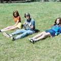 f(x) di Teaser Album '4 Walls'