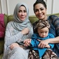 Rafathar Ganteng dengan Beskap Biru di Upacara Adat Turun Tanah